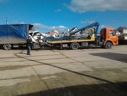 Фото эвакуатора с манипулятором